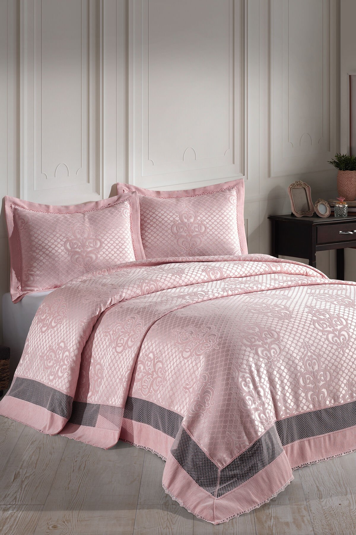 Farah Dantelli Çift Kişilik Yatak Örtüsü 240x260cm