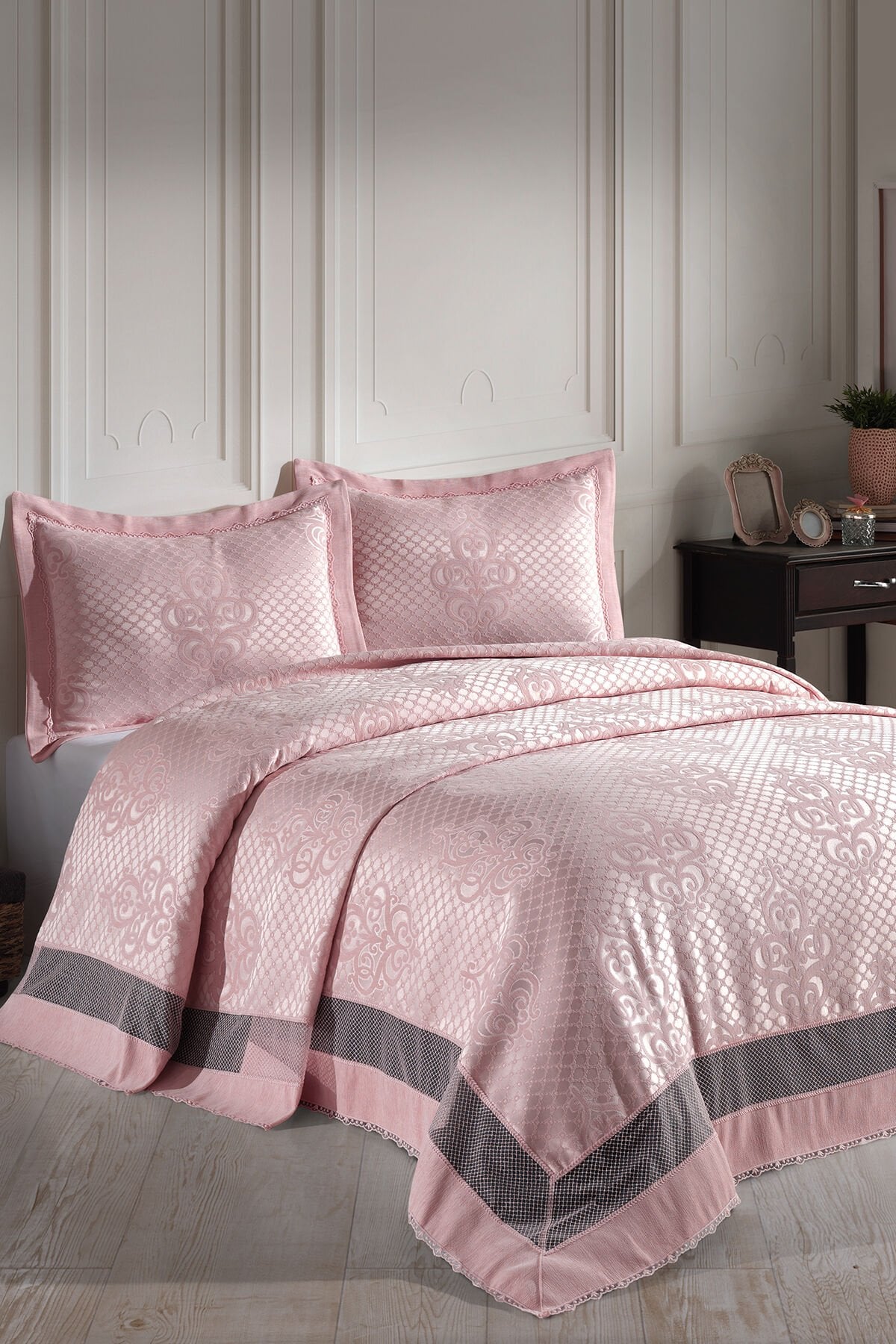 Farah Dantelli Çift Kişilik Yatak Örtüsü 240x260cm