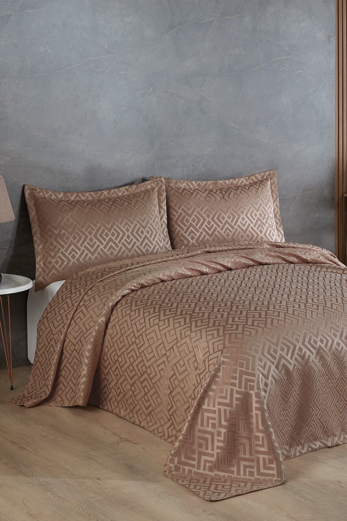 Estila Jakarlı Şönil Çift Kişilik Yatak Örtüsü 240x250cm Kahverengi̇