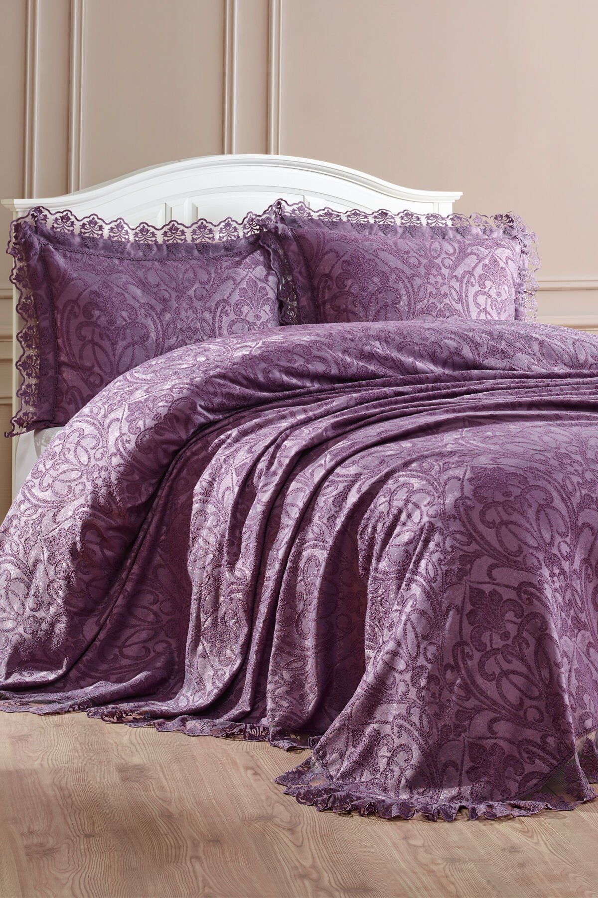 Violet Dantelli Yatak Örtüsü Çift Kişilik 240x260cm Mürdüm
