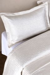 Hermira Jakarlı Çift Kişilik Modern Yatak Örtüsü Takımı 3 Parça 240x250cm Krem